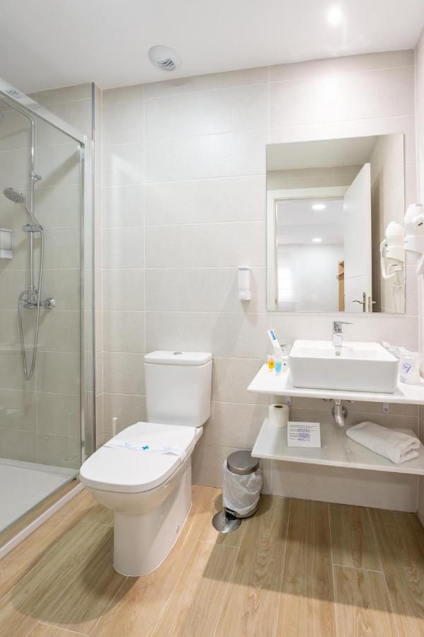 Hostal Romerito Malaga Bagian luar foto