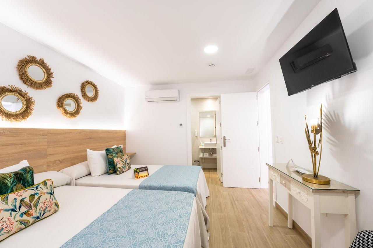Hostal Romerito Malaga Bagian luar foto