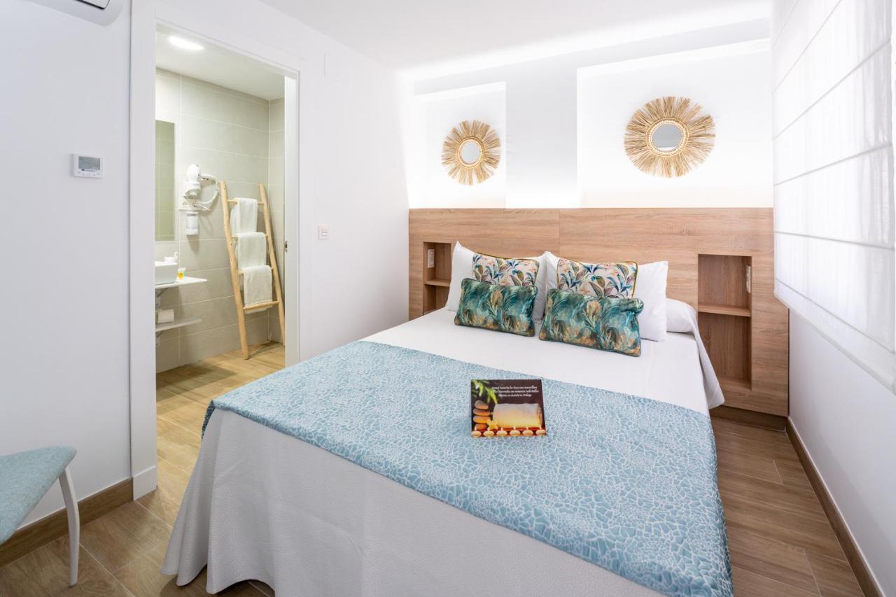 Hostal Romerito Malaga Bagian luar foto