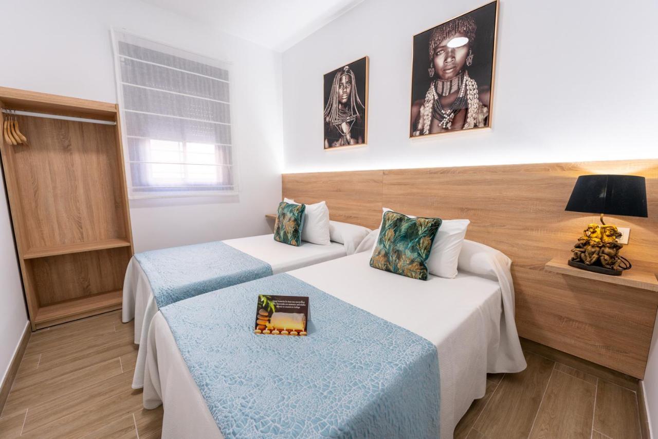 Hostal Romerito Malaga Bagian luar foto