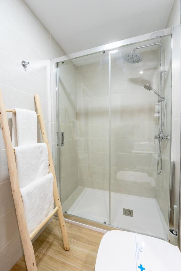 Hostal Romerito Malaga Bagian luar foto