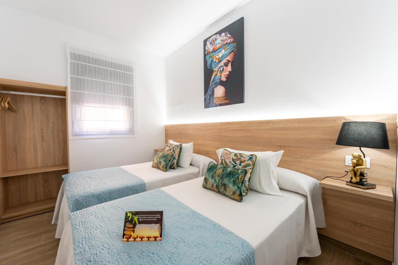 Hostal Romerito Malaga Bagian luar foto
