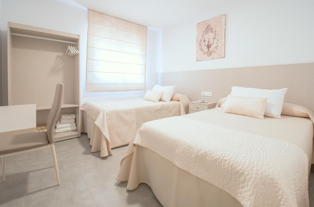 Hostal Romerito Malaga Bagian luar foto