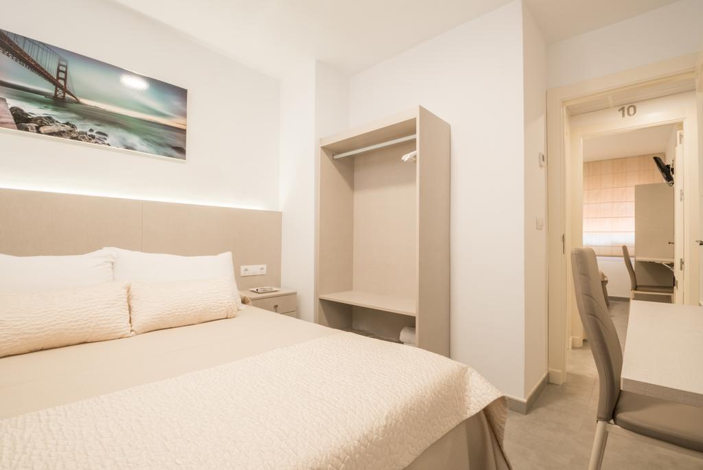 Hostal Romerito Malaga Bagian luar foto