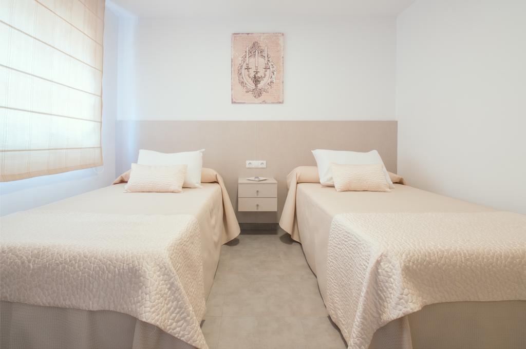 Hostal Romerito Malaga Bagian luar foto